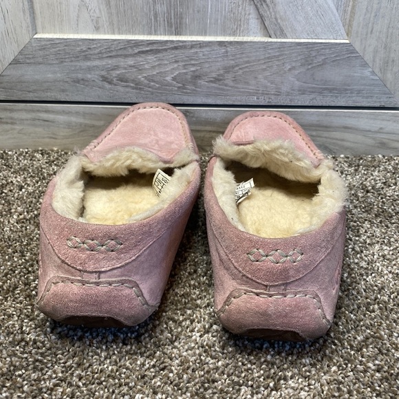 UGG® | Pink Crystal Ansley Moccasin Slipper - Women
UGG 7 - Picture 5 of 11